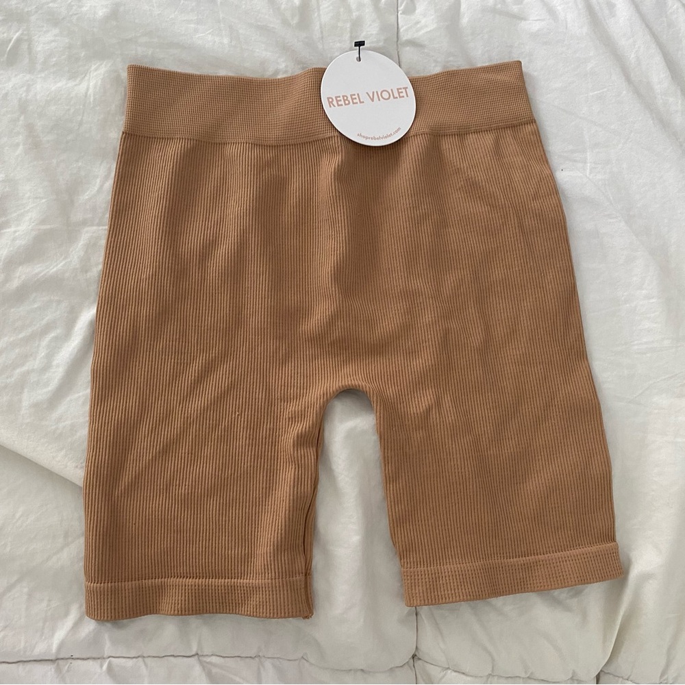 Nwt nikibiki ribbed biker shorts one size